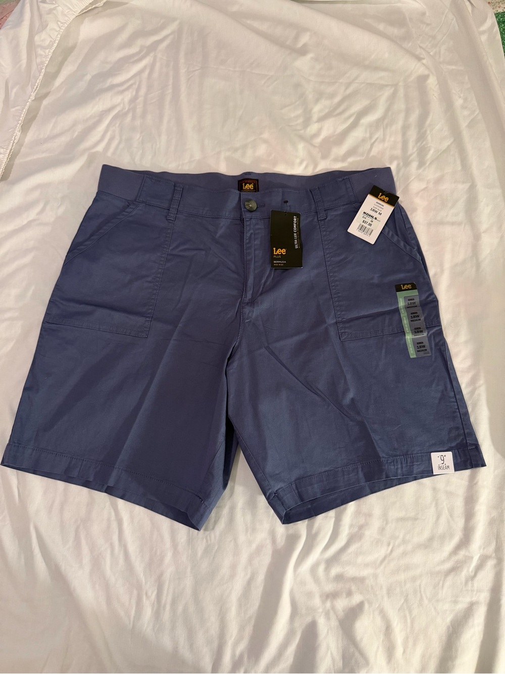 NWT BUNDLE Lee Women’s 18W Olive and Navy Casual Shorts
